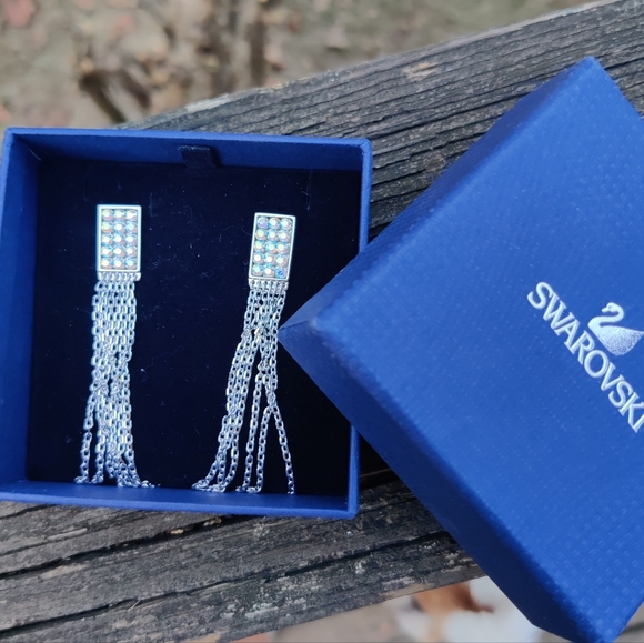NIB Swarovski Earrings - Picture 11 of 15